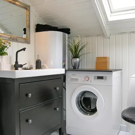 Holiday home In With Kitchen Humble